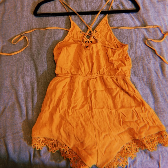 Romper - Picture 2 of 4